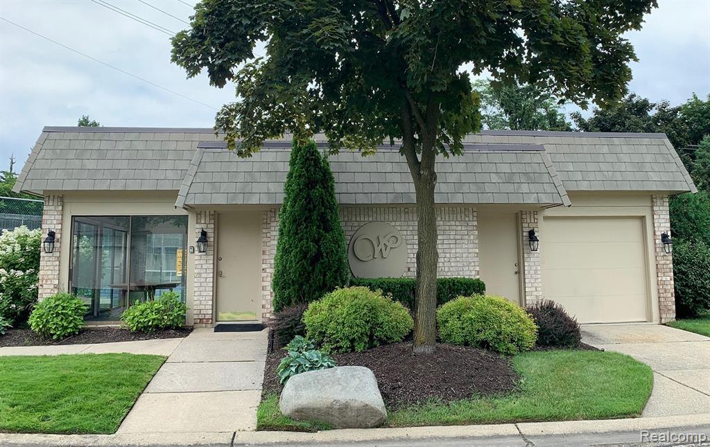 5132 WOODLANDS Lane, Bloomfield Hills, MI 48302 — Photo 36