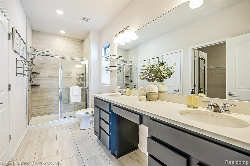 8126 Carston Lane, Brighton, MI 48116 — Photo 16