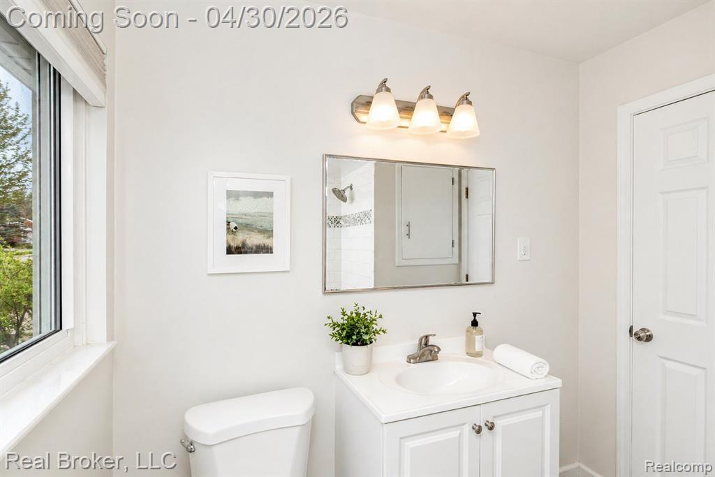 8410 Northfield Boulevard, Oak Park, MI 48237 — Photo 12