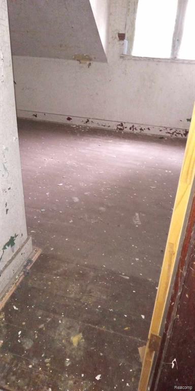 13832 PINEWOOD Street, Detroit, MI, 48205