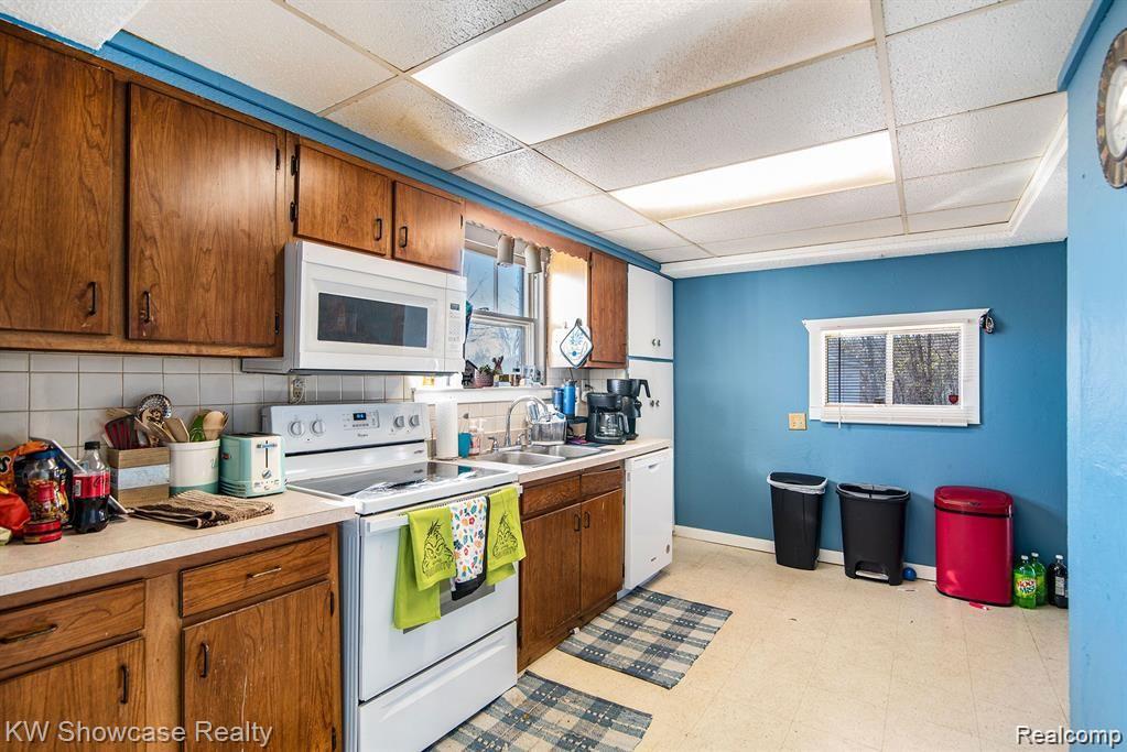 1261 W GRAND BLANC Road, Grand Blanc, MI 48439 — Photo 15