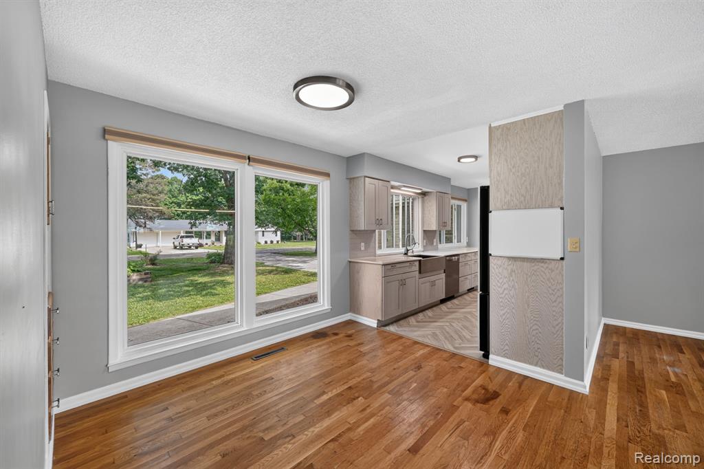 4877 Orchard Lane, Owosso, MI 48867 — Photo 14