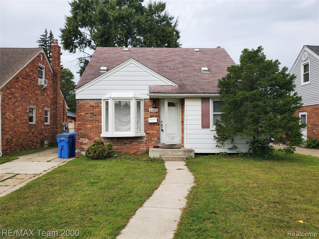 6985 N VERNON Street, Dearborn Heights, MI 48127 — front exterior