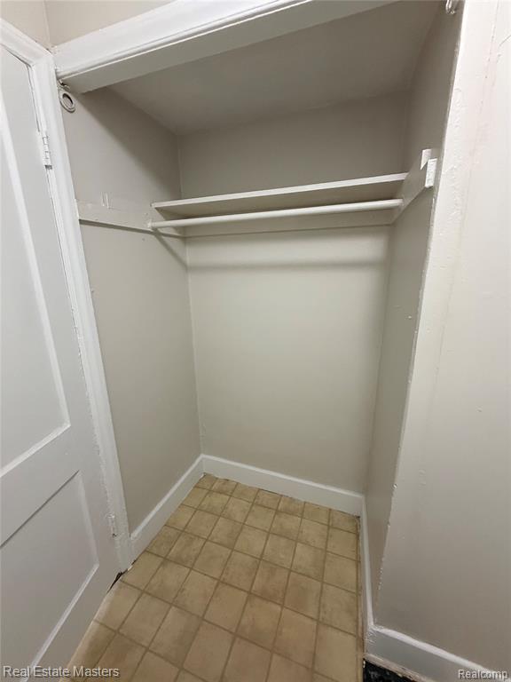 1016 Gillett Street, Port Huron, MI 48060 — Photo 10
