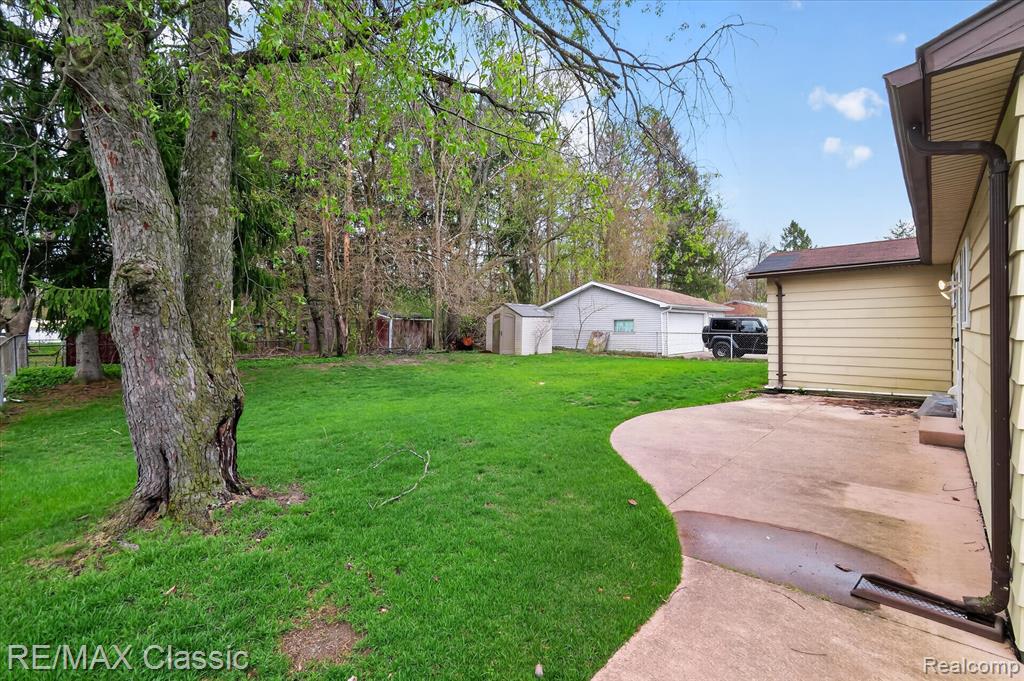 430 Sherwood Court, Holly, MI 48442 — Photo 33