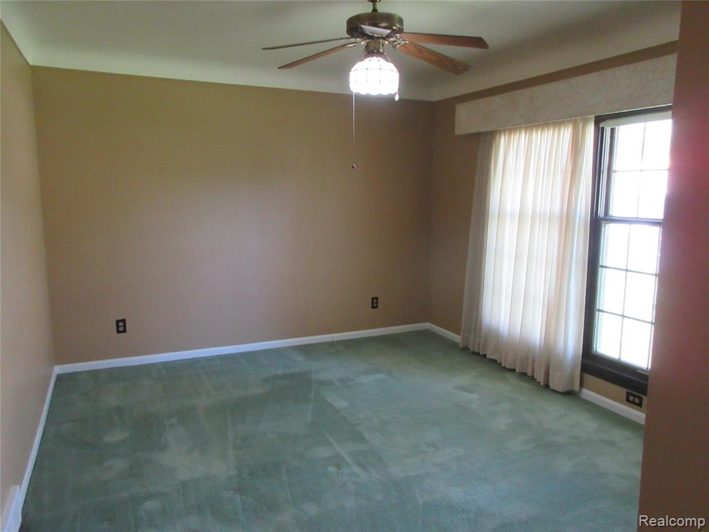 28325 Elmdale Street, Saint Clair Shores, MI 48081 — Photo 16