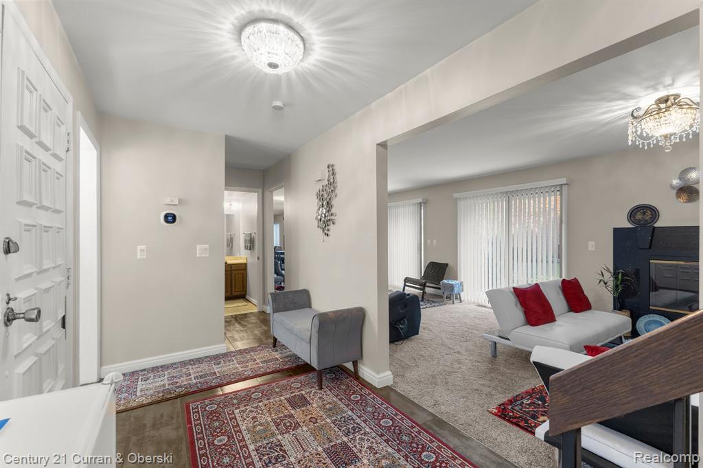 3060 LINDENWOOD Drive, Dearborn, MI 48120 — Photo 5