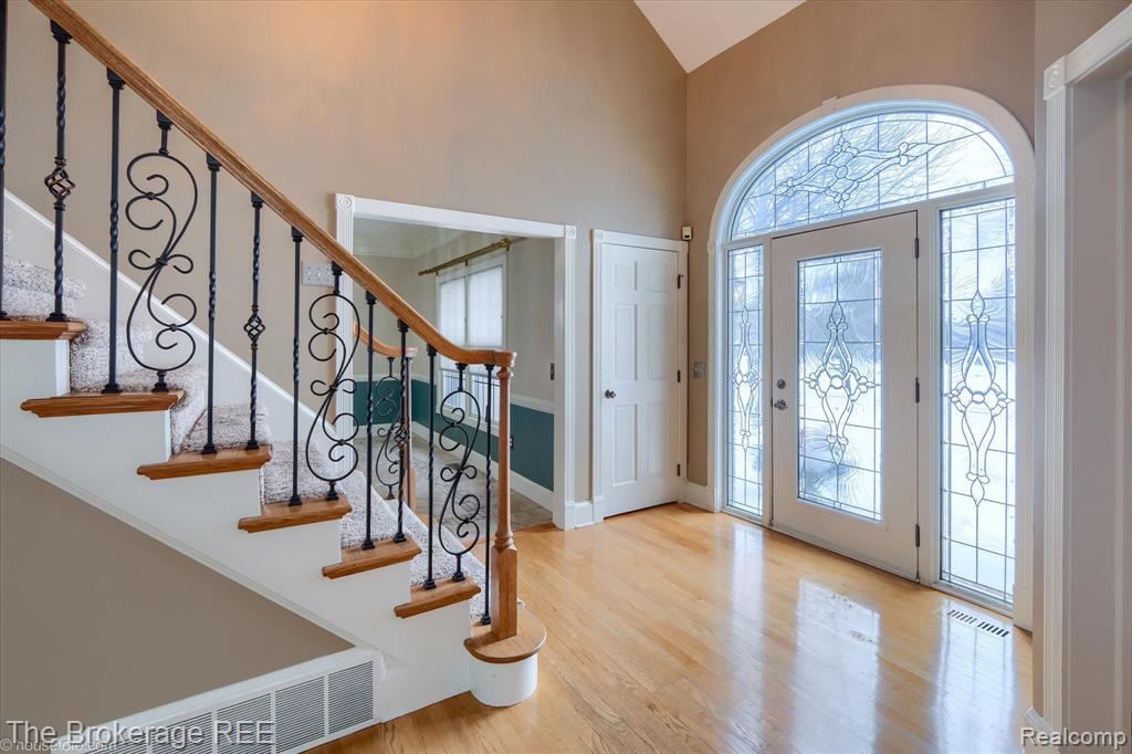 5475 Woodfield Parkway, Grand Blanc, MI 48439 — Photo 9