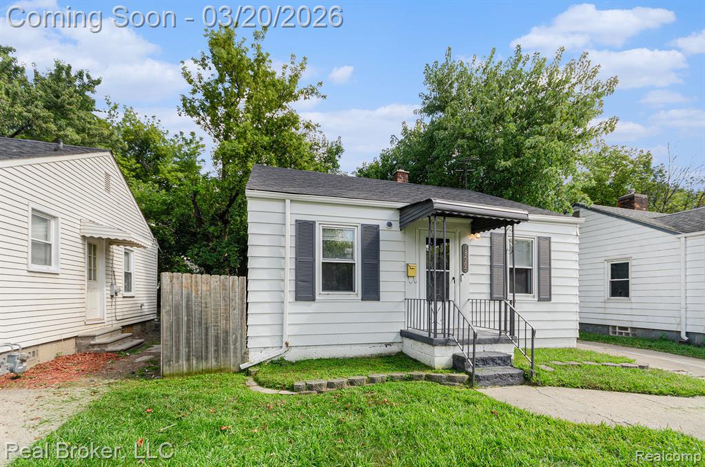 18565 Kenosha Street, Harper Woods, MI 48225 — Photo 3