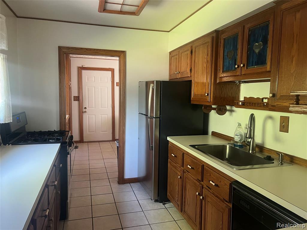 3918 Whitney Avenue, Flint, MI 48532 — Photo 12