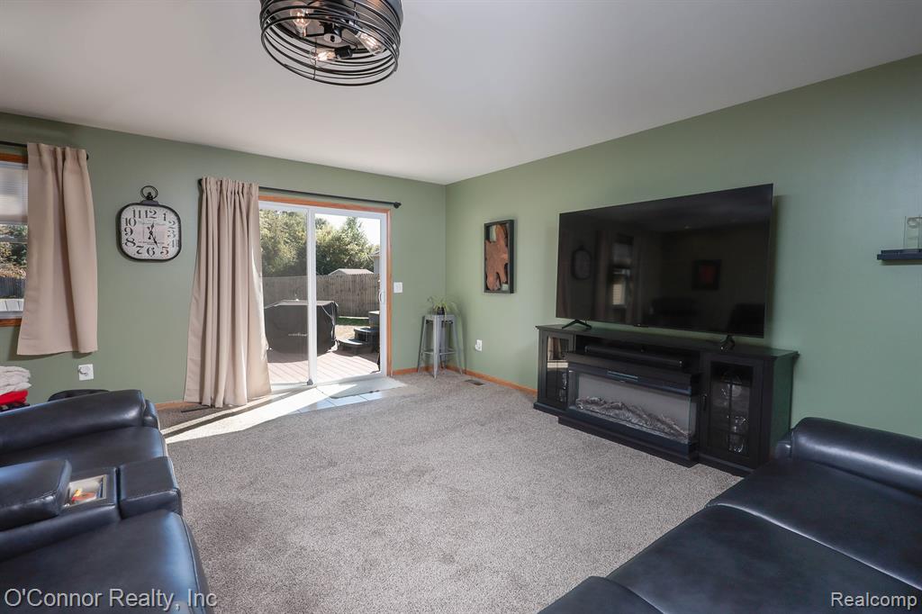 3082 Stoneybrook Lane, Port Huron, MI 48060 — Photo 12