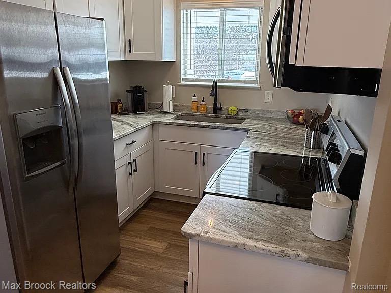 42556 Plymouth Hollow Drive, Plymouth, MI 48170 — Photo 9