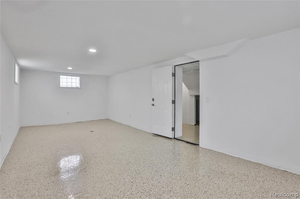 80 Northbound Gratiot Avenue, Shelby Twp, MI 48043 — Photo 24