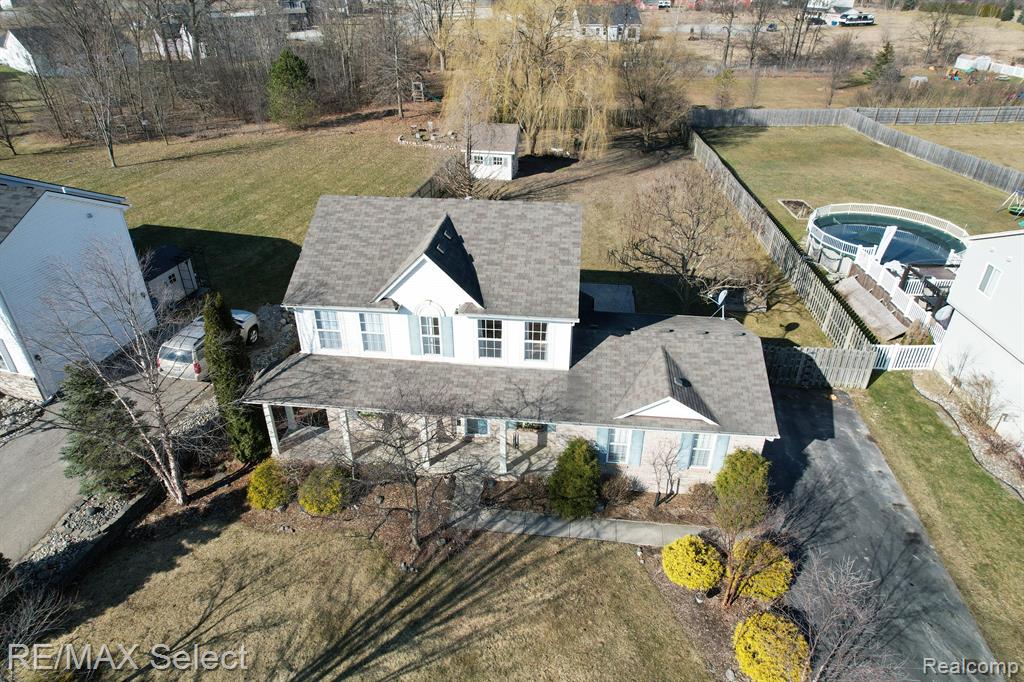 8056 LARK Lane, Grand Blanc, MI 48439 — Photo 2