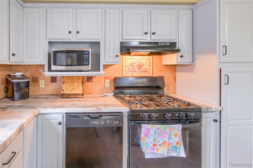 8250 Rockwood Avenue, Mount Morris, MI 48458 — Photo 24