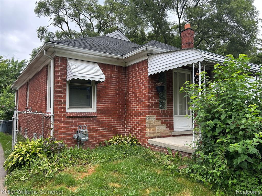 18573 Elkhart Street, Harper Woods, MI 48225 — Photo 3