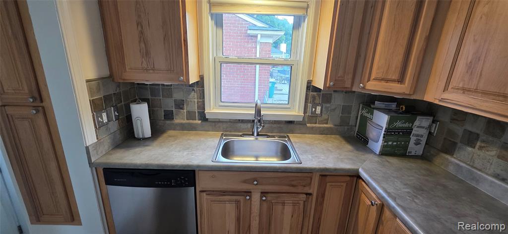9623 Fairfield Street, Livonia, MI 48150 — Photo 20