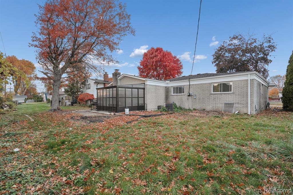 5232 Dickson Drive, Sterling Heights, MI 48310 — Photo 44