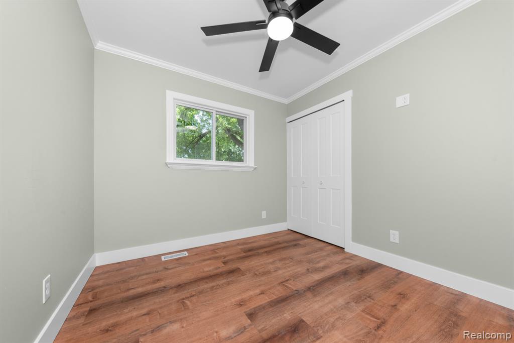 560 McMunn Street, South Lyon, MI 48178 — Photo 14