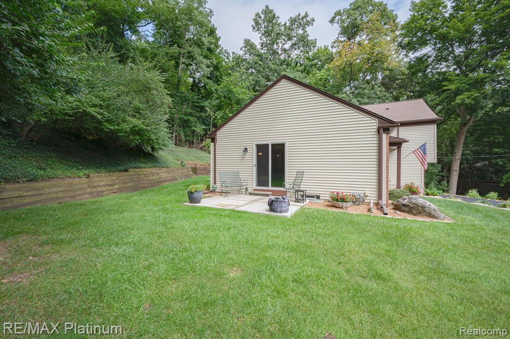 9003 SPENCER Court, Brighton, MI 48116 — Photo 32