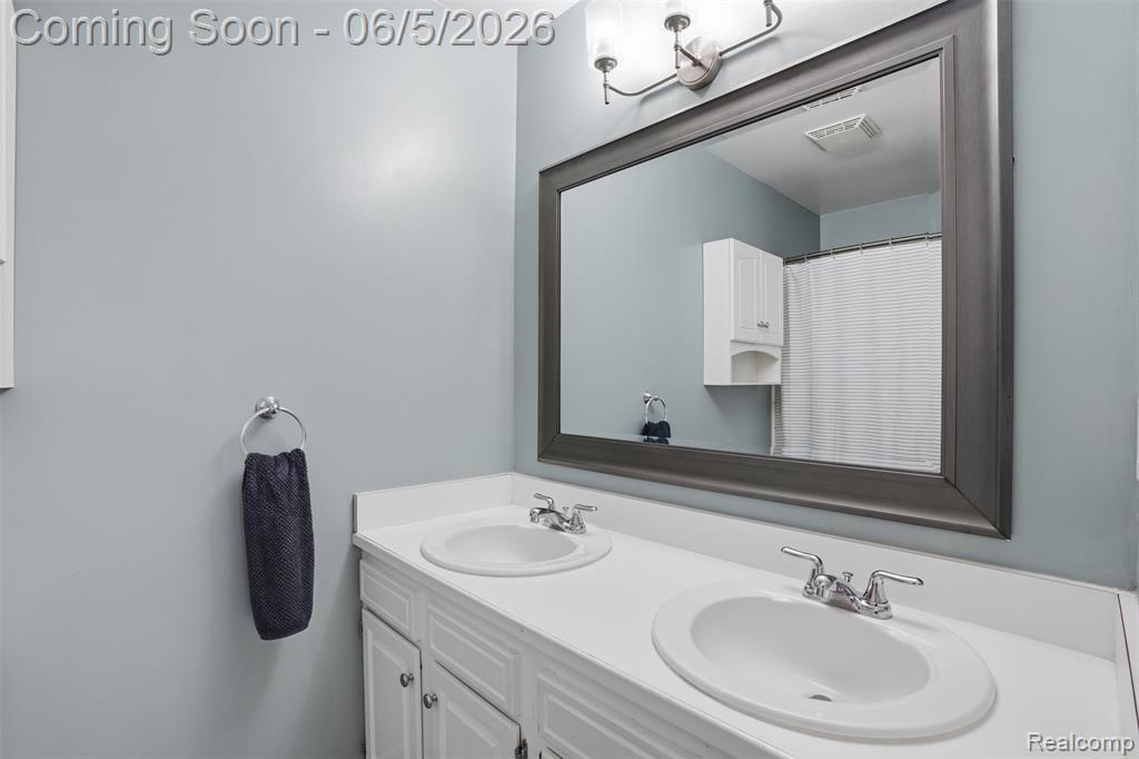 16128 Touraine Drive, Clinton Twp, MI 48038 — Photo 16