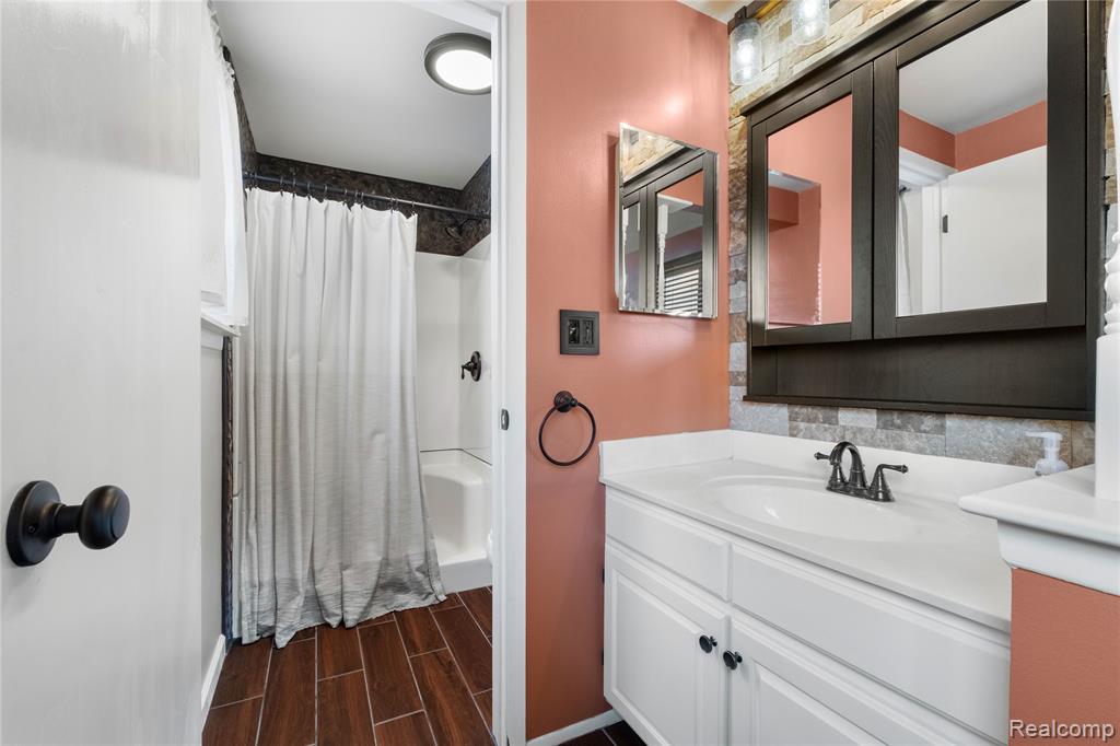 44114 Somerset Square, Canton, MI 48187 — Photo 33