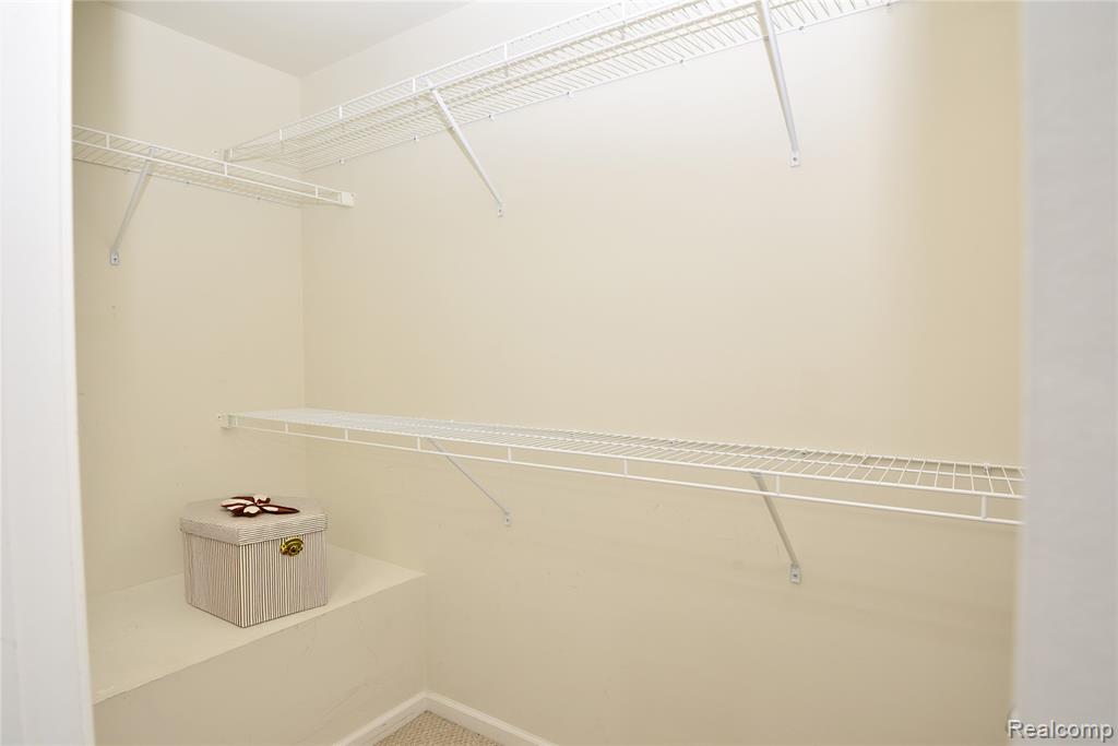 44458 Gwinnett Loop, Novi, MI — Photo 20
