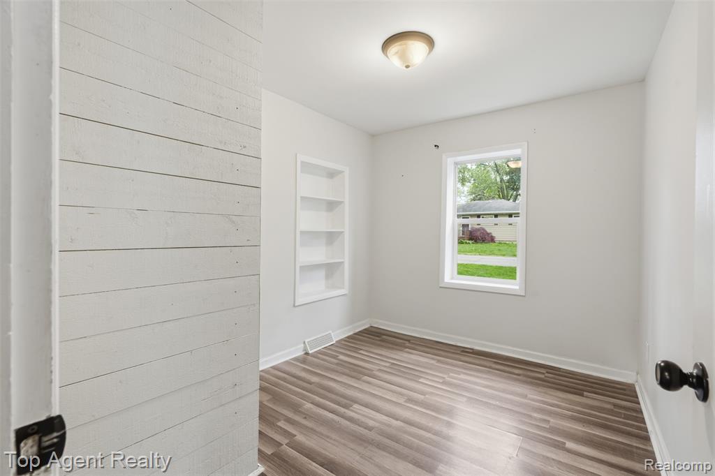 7048 Lapham, Waterford, MI 48329 — Photo 19