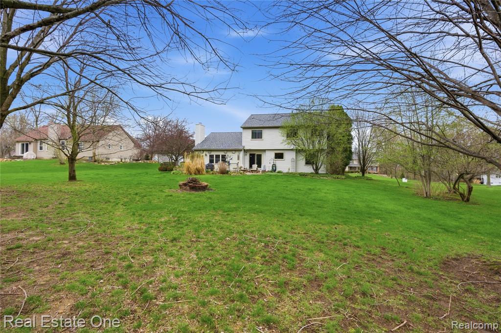 8135 Kimble Drive, Pinckney, MI 48169 — Photo 36