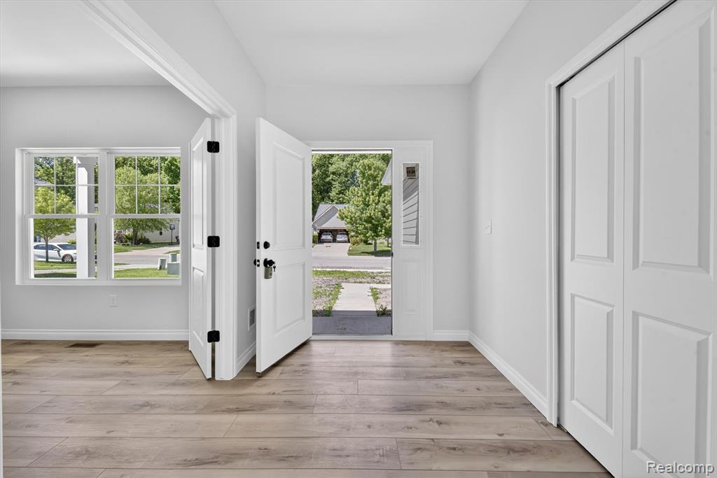 8760 Barrington, Ypsilanti, MI 48198 — Photo 6