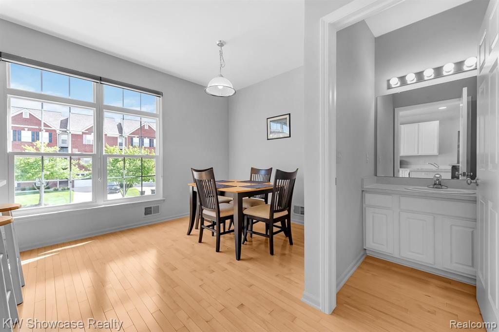 432 CHERRY ORCHARD Road, Canton, MI 48188 — Photo 43