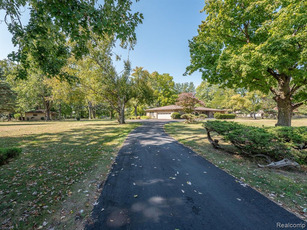 915 RED MILL Drive, Tecumseh, MI 49286 — Photo 40