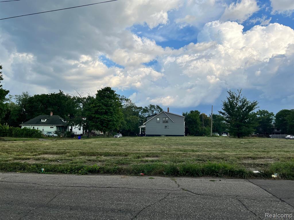 2105 S LA SALLE, Detroit, MI 48206