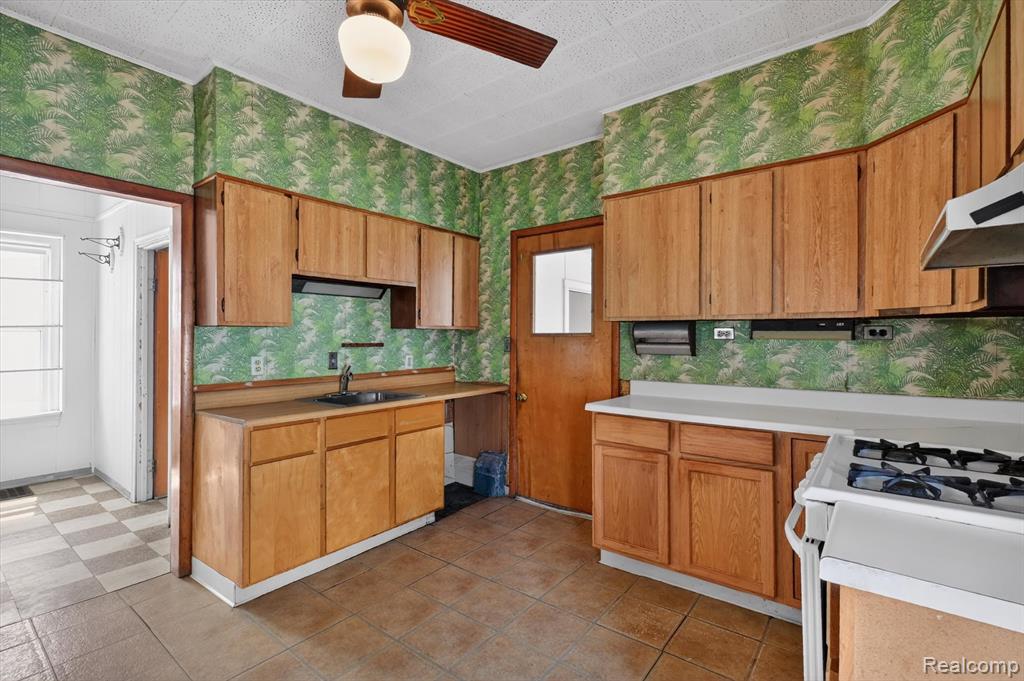 1070 1st Street, Wyandotte, MI 48192 — Photo 10