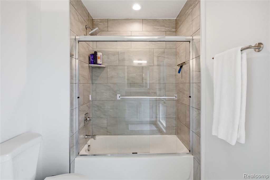 166 Oak Street, 401, Wyandotte, MI 48192 — Photo 25