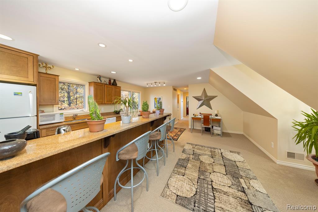 4326 COMMERCE Road, Orchard Lake Village, MI 48324 — Photo 51