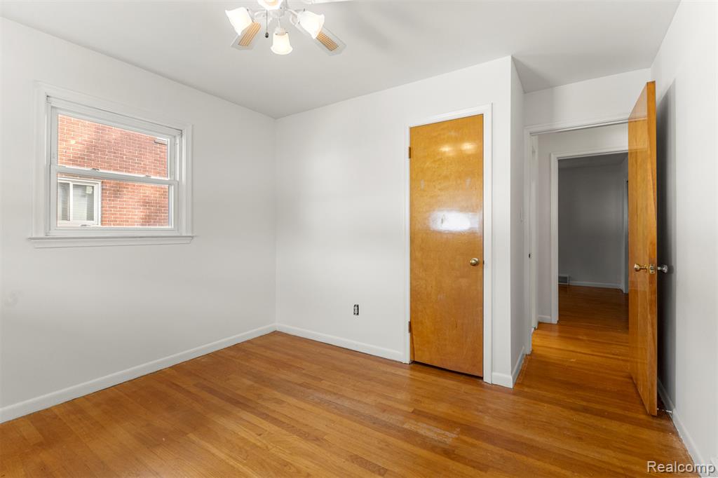 8255 Kinmore Street, Dearborn Heights, MI 48127 — Photo 19