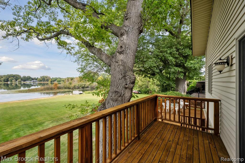 6026 Venice Drive, Commerce Twp, MI 48382 — Photo 28