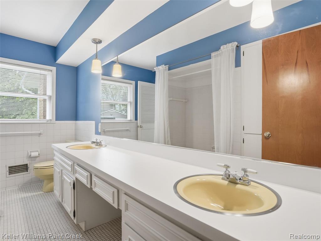 436 Broadleaf Drive, Rochester, MI 48306 — Photo 33
