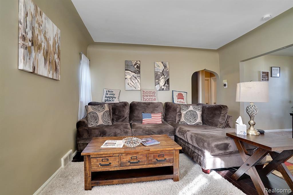 839 E Bennett Avenue E, Ferndale, MI 48220 — Photo 2