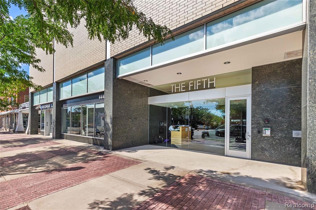 432 S Washington Avenue, Royal Oak, MI 48067