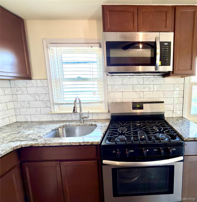 14257 MULBERRY Street, Southgate, MI 48195 — Photo 8
