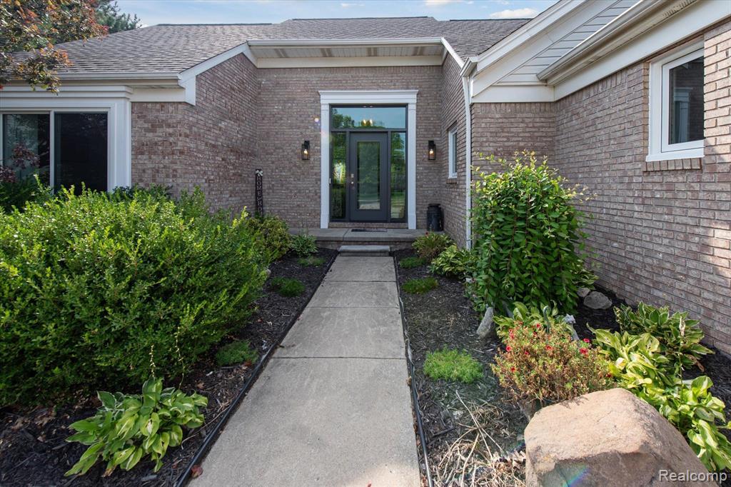 810 CARRINGTON Boulevard, Monroe, MI 48161 — Photo 6