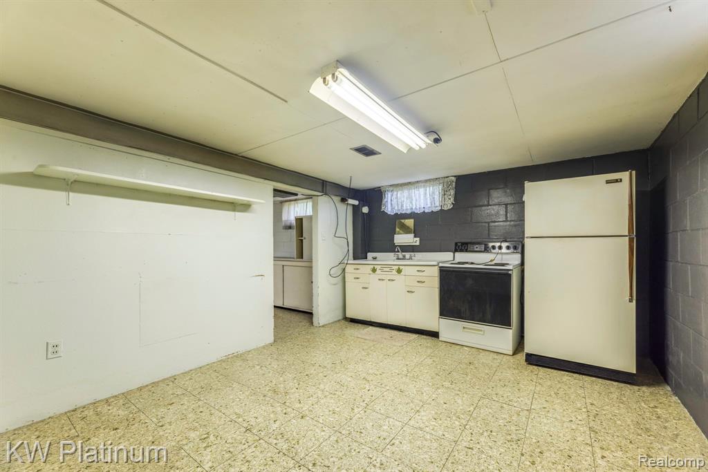 5930 Gratiot Avenue, St. Clair, MI 48079 — Photo 26