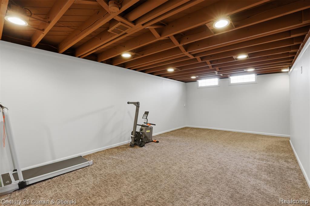 24605 Eton Avenue, Dearborn Heights, MI 48125 — Photo 16