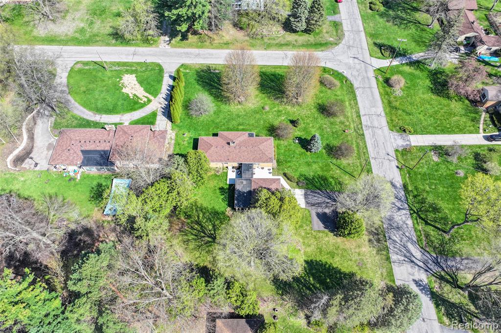 6214 Hugh Street, Burton, MI 48509 — Photo 20