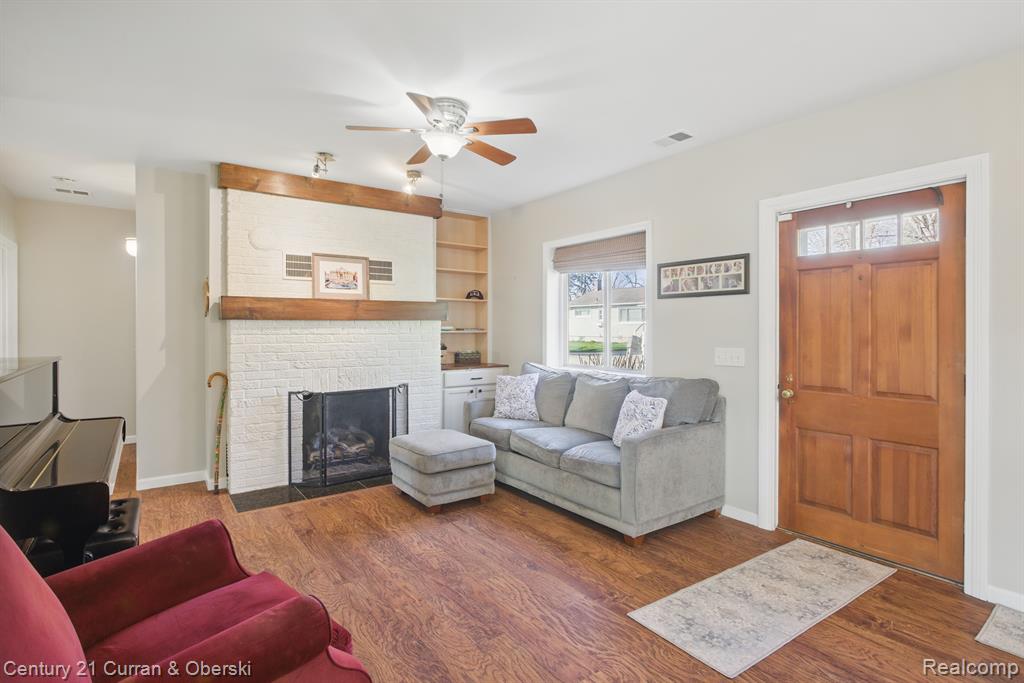 6084 BROCKWAY Street, Commerce Twp, MI 48382 — Photo 8
