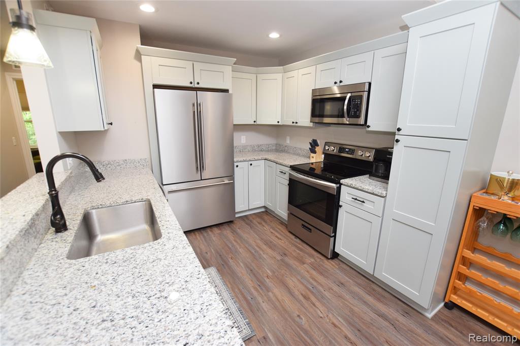 899 Watercress Lane, Fenton, MI 48430 — Photo 6