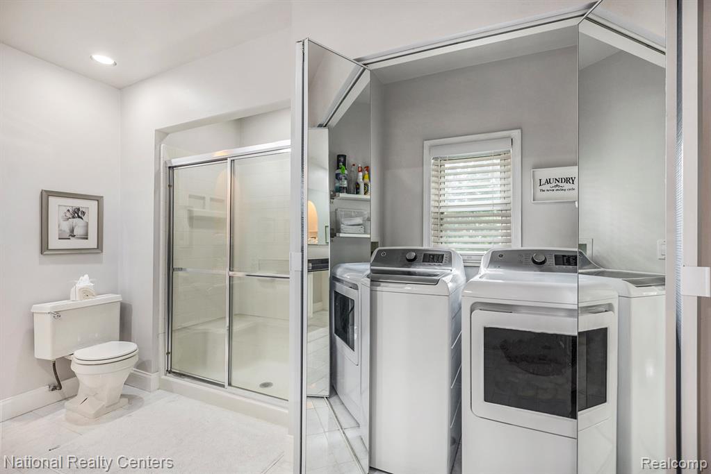 5049 Langlewood Drive, West Bloomfield, MI — Photo 24