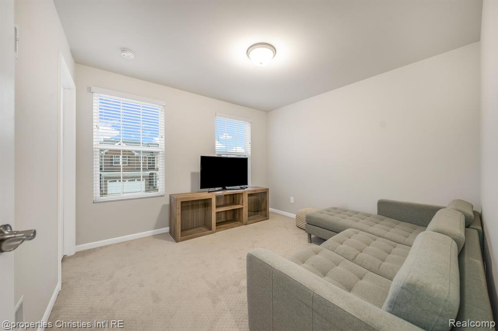 43580 PROSPECT, Novi, MI — Photo 21